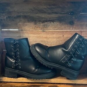 Steve Madden Black Leather Boots Youth Size 1